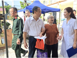 Trạm Y tế phường Từ Liêm phối hợp với Bệnh viên Đa khoa Xanh Pôn đã tổ chức buổi khám, tư vấn sức khỏe và cấp thuốc miễn phí cho các gia đình chính sách nhân kỷ niệm 78 năm Ngày Thương binh – Liệt sĩ (27/7/1947 – 27/7/2025)