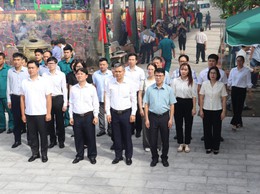 Lãnh đạo xã Thuận An viếng Nghĩa trang Liệt sỹ nhân kỷ niệm 78 năm ngày Thương binh - Liệt sỹ