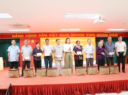 Phường Dương Nội tri ân người có công, gia đình chính sách nhân kỷ niệm 78 năm Ngày Thương binh - Liệt sĩ 