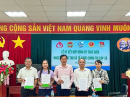Phòng giao dịch NHCSXH Phúc Thọ ký kết Hợp đồng ủy thác với các tổ chức chính trị-xã hội 3 xã Phúc Thọ, Hát Môn và Phúc Lộc