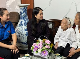 LÃNH ĐẠO PHƯỜNG BA ĐÌNH TỔ CHỨC THĂM HỎI, TẶNG QUÀ CÁC GIA ĐÌNH CHÍNH SÁCH NHÂN KỶ NIỆM 78 NĂM NGÀY THƯƠNG BINH - LIỆT SỸ (27/7/1947 – 27/7/2025)