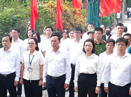 Viếng nghĩa trang liệt sĩ nhân kỷ niệm 78 năm ngày thương binh liệt sỹ (27/7/1947-27/7/2025)