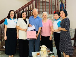 HỘI LHPN XÃ NỘI BÀI TRI ÂN GIA ĐÌNH CÓ CÔNG VỚI CÁCH MẠNG NHÂN NGÀY 27/7