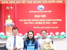 Chi bộ Văn phòng HĐND - UBND Phú Diễn sẵn sàng cho nhiệm kỳ mới