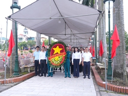 Xã Phù Đổng tổ chức Lễ viếng nghĩa trang Liệt sỹ nhân kỷ niệm 78 năm Ngày Thương binh – Liệt sỹ (27/7/1947 – 27/7/2025)