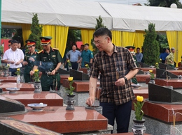 Xã Mê Linh dâng hương, tưởng niệm các anh hùng liệt sĩ