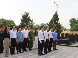 Xã Phú Nghĩa tổ chức Lễ dâng hương tưởng niệm các anh hùng liệt sĩ nhân dịp kỷ niệm 78 năm ngày Thương binh – Liệt sĩ (27/7/1947 – 27/7/2025)