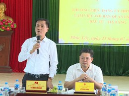 Các đồng chí lãnh đạo xã Phúc Lộc làm việc với Ban Quản lý dự án đầu tư – Hạ tầng