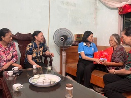 Hội LHPN xã Gia Lâm tổ chức nhiều hoạt động tri ân nhân kỷ niệm 78 năm Ngày Thương binh – Liệt sĩ