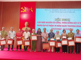 Xã Hòa Phú: Tổ chức Hội nghị gặp mặt người có công với cách mạng, thân nhân liệt sĩ tiêu biểu trên địa bàn xã