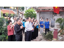 Phường Tây Hồ trang trọng dâng hương tại các nhà bia tưởng niệm trên địa bàn phường nhân kỷ niệm 78 năm Ngày thương binh liệt sỹ (27/7/1947-27/7/2025)