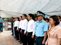 Lãnh đạo phường Dương Nội viếng Nghĩa trang Liệt sỹ phường nhân kỷ niệm 78 năm Ngày Thương binh - Liệt sỹ