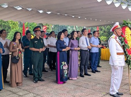 Phường Láng: Dâng Hương Tưởng Niệm Các Anh Hùng Liệt Sĩ Tại Nghĩa Trang Thành Phố Hà Nội