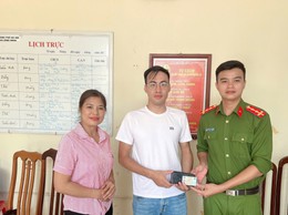 Tổ Cảnh sát khu vực, Công an xã Bình Minh hỗ trợ trả lại tài sản đánh rơi cho công dân