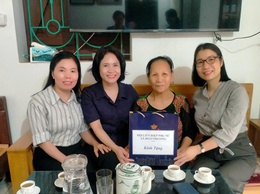 Hội Phụ nữ xã Đoài Phương tri ân gia đình chính sách dịp 27/7