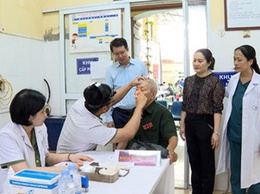UBND xã Hoài Đức tổ chức khám sức khoẻ và cấp thuốc miễn phí cho đối tượng chính sách