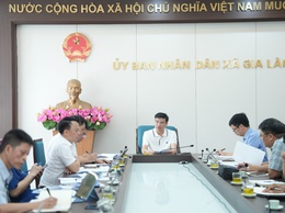 Đồng chí Chủ tịch UBND xã làm việc với Phòng Kinh tế xã về nhiệm vụ trọng tâm 6 tháng cuối năm 2025