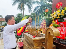 PHƯỜNG HOÀNG MAI TỔ CHỨC TRANG TRỌNG LỄ 
DÂNG HƯƠNG TẠI NGHĨA TRANG LIỆT SĨ