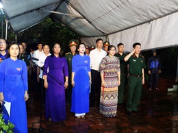 Xã Hòa Phú tổ chức 7 Đoàn công tác đồng loạt thắp nến tri ân tại các nghĩa trang liệt sĩ trên địa bàn