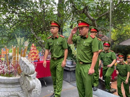 Công an xã Đoài Phương tri ân các anh hùng liệt sỹ