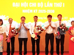 Đại hội chi bộ các cơ quan trực thuộc Đảng bộ UBND xã Hương Sơn, nhiệm kỳ 2025-2030 thành công tốt đẹp.