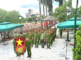 Công an xã Phù Đổng tổ chức dâng hương và thăm hỏi các gia đình thương binh, thân nhân Liệt sĩ nhân kỷ niệm 78 năm ngày Thương binh- Liệt sĩ 