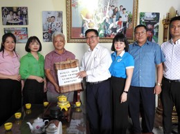 BÍ THƯ ĐẢNG ỦY XÃ TRUNG GIÃ: LÊ HỮU MẠNH THĂM, TẶNG QUÀ CÁC ĐỐI TƯỢNG CHÍNH SÁCH NHÂN KỶ NIỆM 78 NĂM NGÀY THƯƠNG BINH – LIỆT SĨ