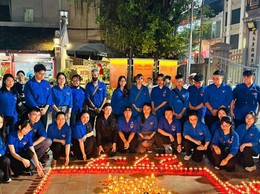 Phường Đống Đa thắp nến tri ân các Anh hùng liệt sĩ