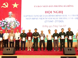 Phường Hà Đông tổ chức gặp mặt, tặng quà gia đình chính sách, người có công với cách mạng