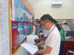 Hội đồng Nhân dân xã Ứng Thiên tổ chức khảo sát về hoạt động của điểm phục vụ hành chính công Ứng Thiên