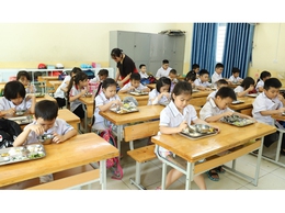 Chương Mỹ triển khai tổ chức các bữa ăn bán trú cho học sinh