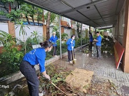 Đoàn viên thanh niên trường Tiểu học Đại Kim 
tổ chức ra quân tổng vệ sinh