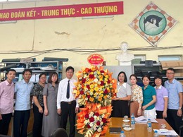 Chi bộ trường THPT Nguyễn Văn Cừ góp ý Dự thảo các văn kiện Đại hội đại biểu toàn quốc lần thứ XIV của Đảng và Dự thảo văn kiện Đại hội đảng bộ xã Bát Tràng lần thứ I, nhiệm kỳ 2025-2030