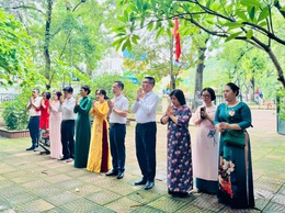 LÃNH ĐẠO PHƯỜNG KIM LIÊN TỔ CHỨC DÂNG HƯƠNG, DÂNG HOA TẠI CÁC ĐỊA CHỈ ĐỎ TRÊN ĐỊA BÀN