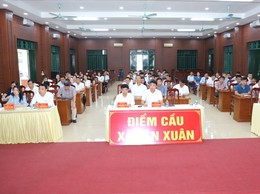 HỘI NGHỊ CÔNG BỐ VÀ TRAO QUYẾT ĐỊNH VỀ CÔNG TÁC CÁN BỘ CỦA ĐẢNG BỘ XÃ YÊN XUÂN