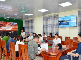 Lãnh đạo phường Tùng Thiện làm việc với Tập đoàn Viettel về công tác chuyển đổi số 