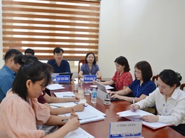 Lãnh đạo phường Tùng Thiện tiếp công dân định kỳ tháng 7/2025