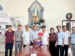 Lãnh đạo phường Yên Nghĩa thăm và chúc mừng các cơ sở tôn giáo trên địa bàn