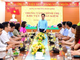 Đoàn Đảng ủy phường Hoàn Kiếm làm việc với Ủy ban MTTQ Việt Nam phường và Trung tâm Chính trị khu vực Hoàn Kiếm