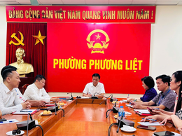 CHỦ TỊCH UBND PHƯỜNG CHỦ TRÌ HỌP GIAO BAN TRIỂN KHAI NHIỆM VỤ TRỌNG TÂM 6 THÁNG CUỐI NĂM 2025 VỚI PHÒNG PHÒNG VĂN HÓA - XÃ HỘI