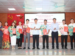 HÒA XÁ: CÔNG BỐ CÁC QUYẾT ĐỊNH VỀ TỔ CHỨC BỘ MÁY VÀ CÔNG TÁC CÁN BỘ