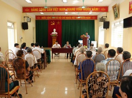Phó Bí thư thường trực Đảng ủy Khuất Hữu Tuấn dự sinh hoạt chi bộ thôn Đồng Tâm