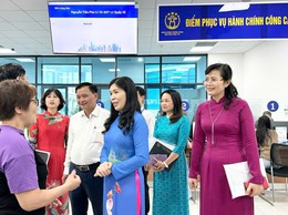 Ngày làm việc đầu tiên tại Điểm tiếp nhận, phục vụ hành chính công phường Cầu Giấy