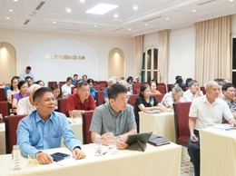 BÍ THƯ ĐẢNG ỦY PHƯỜNG CỬA NAM DỰ SINH HOẠT CHI BỘ TẠI TỔ DÂN PHỐ: TRỰC TIẾP LẮNG NGHE Ý KIẾN CỦA CÁN BỘ, ĐẢNG VIÊN
