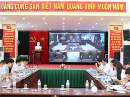 Hội nghị tập huấn trực tiếp kết hợp với trực tuyến sử dụng phần mềm quản lý văn bản và điều hành thành phố Hà Nội.
