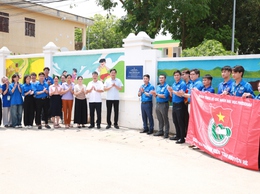 Đoàn Thanh niên xã Minh Châu khánh thành công trình tranh tường bích hoạ “Xanh – Văn minh – Hạnh phúc”