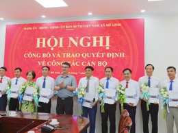 Xã Mê Linh tổ chức Hội nghị công bố các Quyết định về công tác cán bộ khối Giáo dục và Trạm y tế trên địa bàn xã