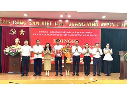 Phường Hai Bà Trưng: Tổ chức Hội nghị công các Quyết định về tổ chức bộ máy và công tác cán bộ phường.
