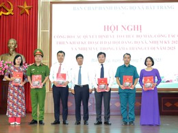 Xã Bát Tràng công bố các quyết định về tổ chức bộ máy, công tác cán bộ