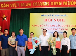 Đảng ủy xã Phú Nghĩa tổ chức Hội nghị công bố và trao quyết định công tác cán bộ